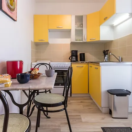 Apartman Face A La Avec Cour Commune, Bbq Et Wifi A - Fr-1-306-1188 *
